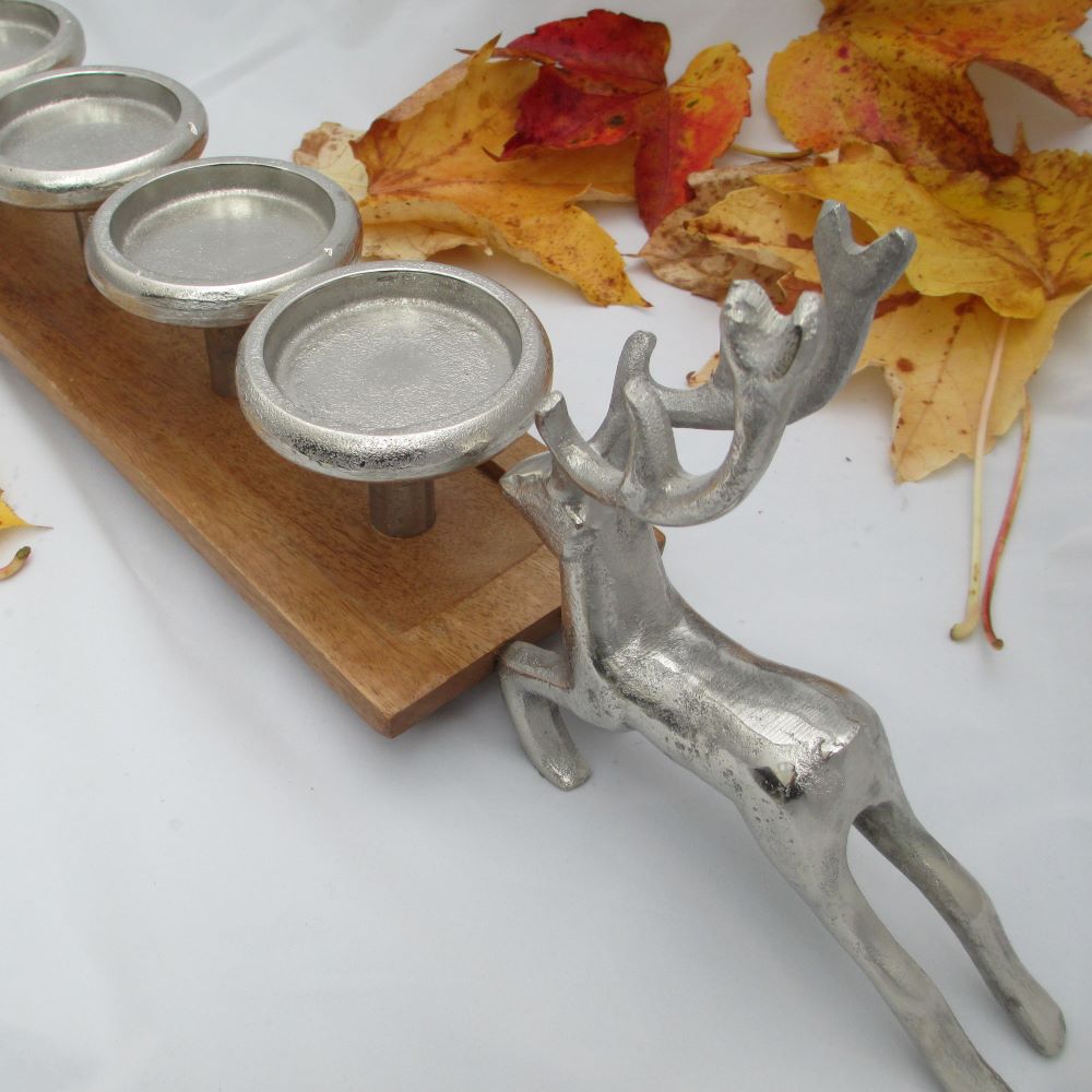 Einzigartiger, sehr hochwertiger Kerzenständer mit Hirschen