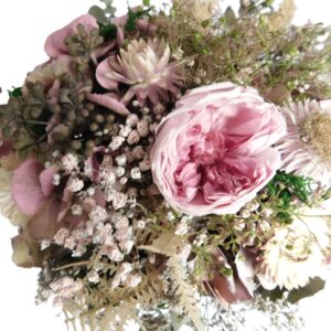 Der handgebundene, hübsche, natürliche Trockenblumen-Strauss